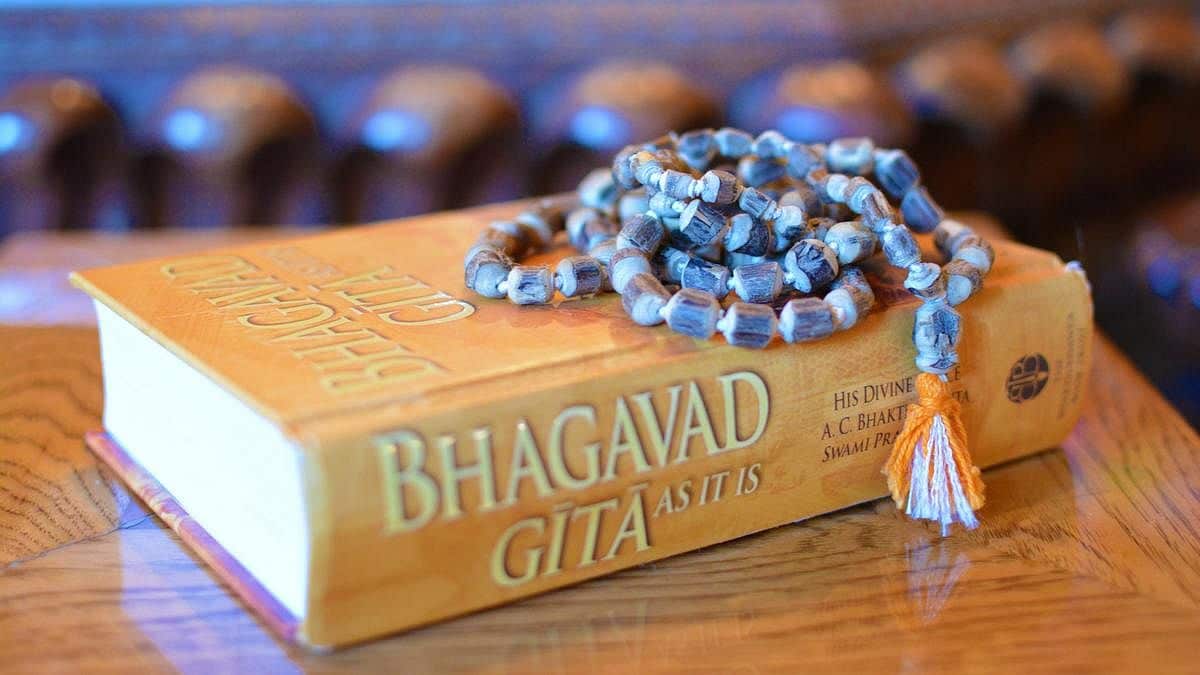bhagavad-gita-mala-beads-tulasi-mala-beads-1550044